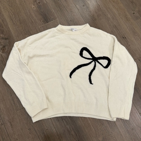 Subdued Sweaters - Subdued Bow Sweater